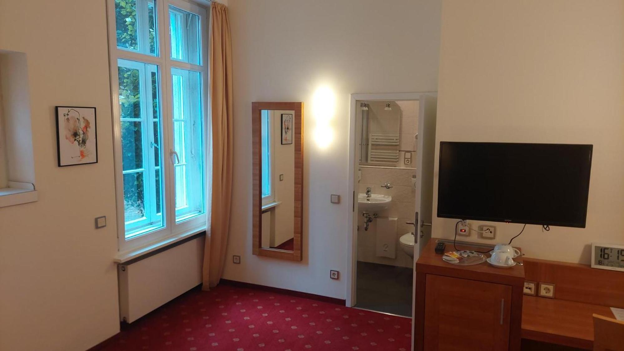 Die Villa, Zimmer 26, Dz Leverkusen Buitenkant foto