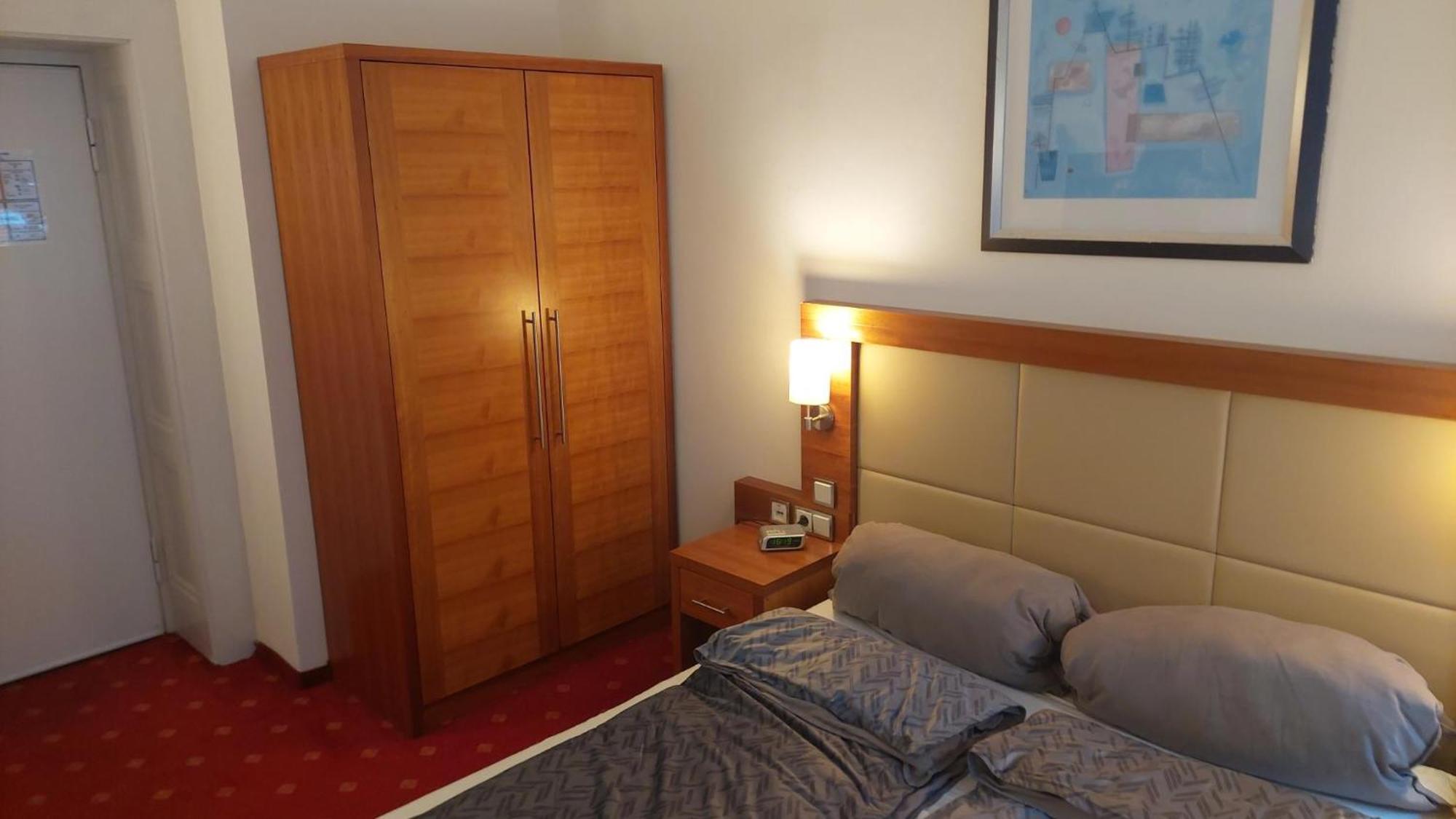 Die Villa, Zimmer 26, Dz Leverkusen Buitenkant foto
