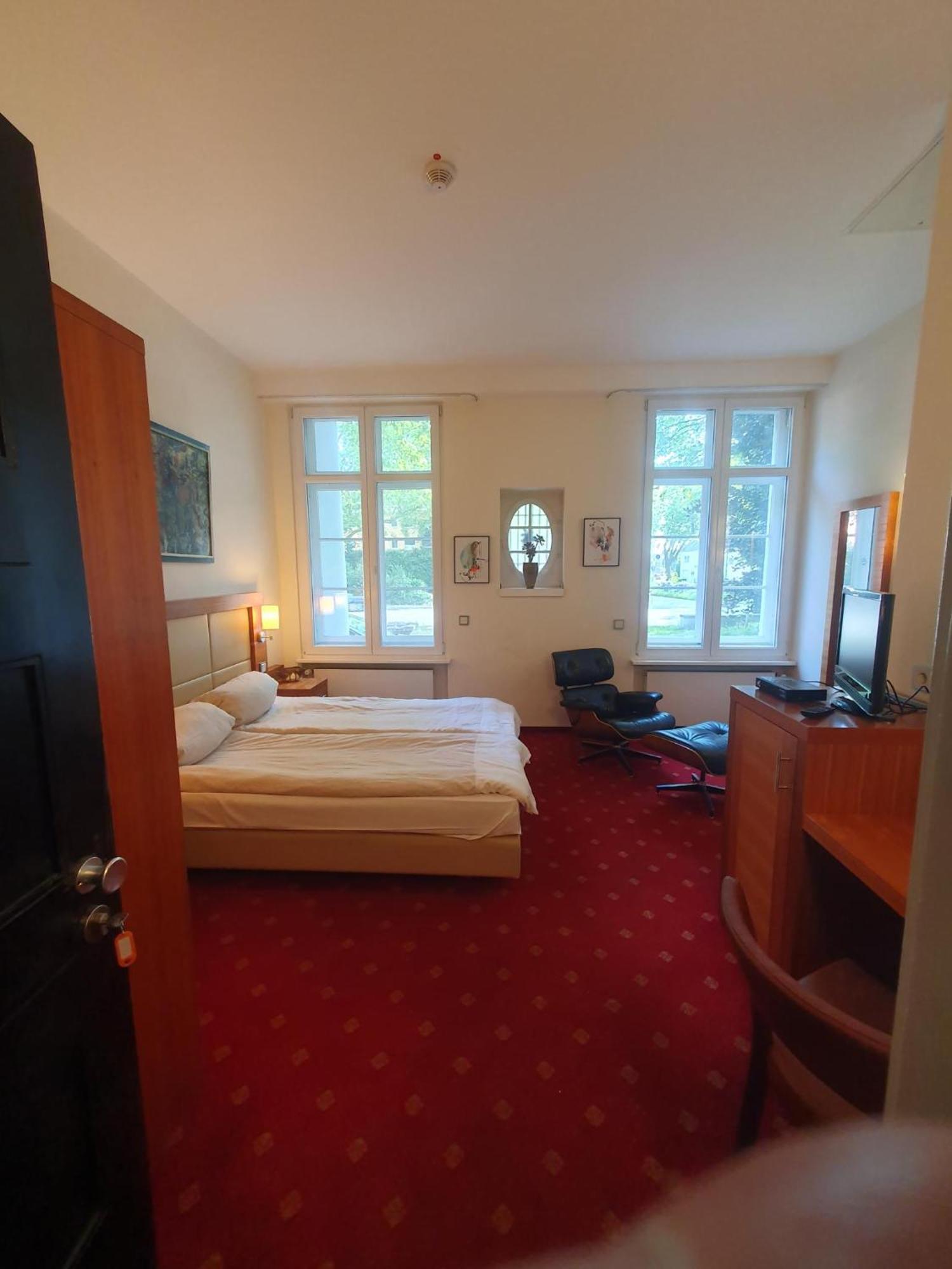 Die Villa, Zimmer 26, Dz Leverkusen Buitenkant foto